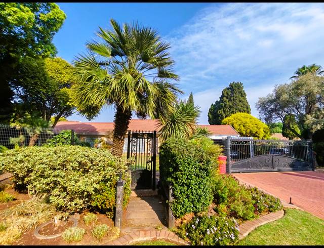 4 BEDROOM HOUSE FOR SALE IN THREE RIVERS EAST